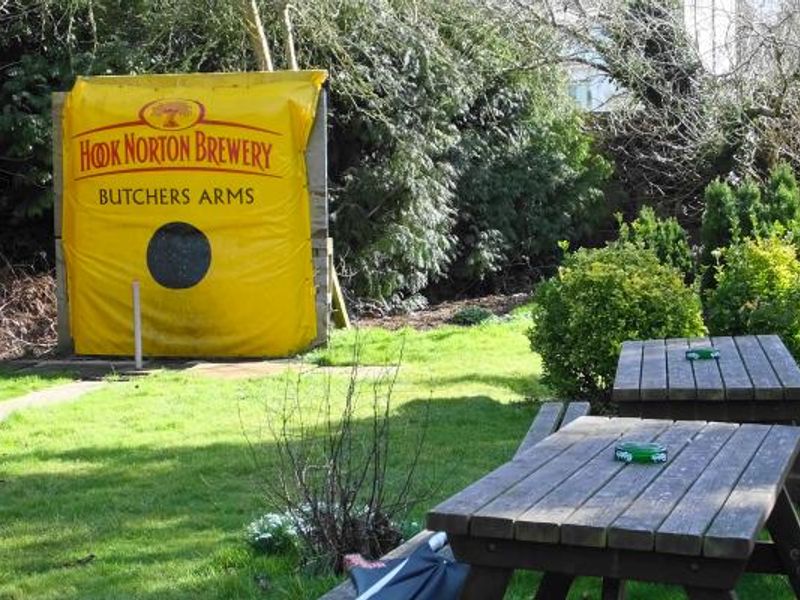 (Pub, Garden). Published on 03-05-2015 