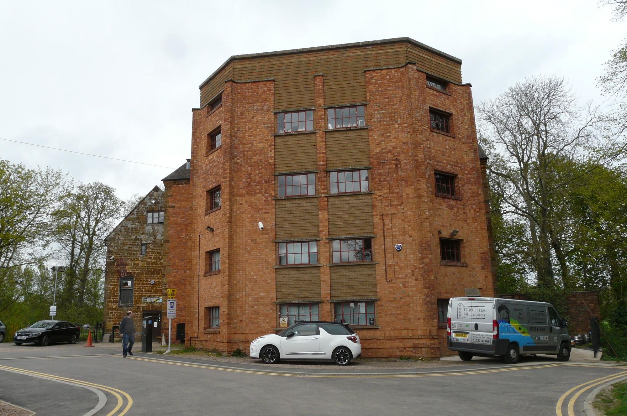 (Brewery, External). Published on 16-04-2017