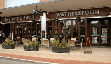 The White Swan in 2014. (Pub, External). Published on 18-03-2014