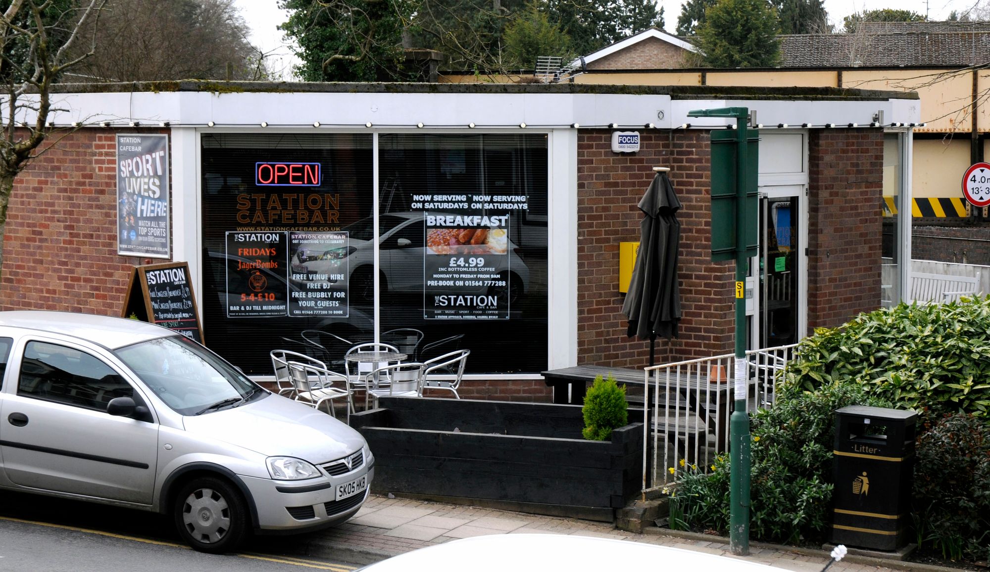 Station Caf. (Pub, External). Published on 20-03-2014