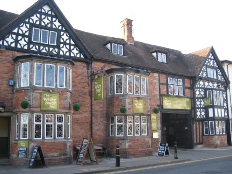 The White Swan, Henley in Arden. (Pub, External). Published on 19-03-2014