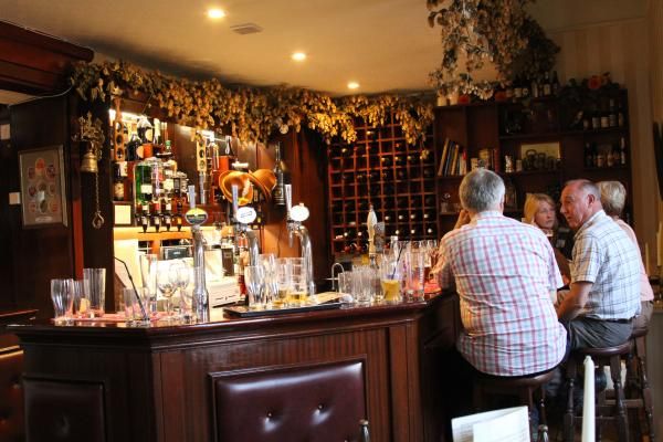 The smaller bar. (Bar). Published on 31-08-2012