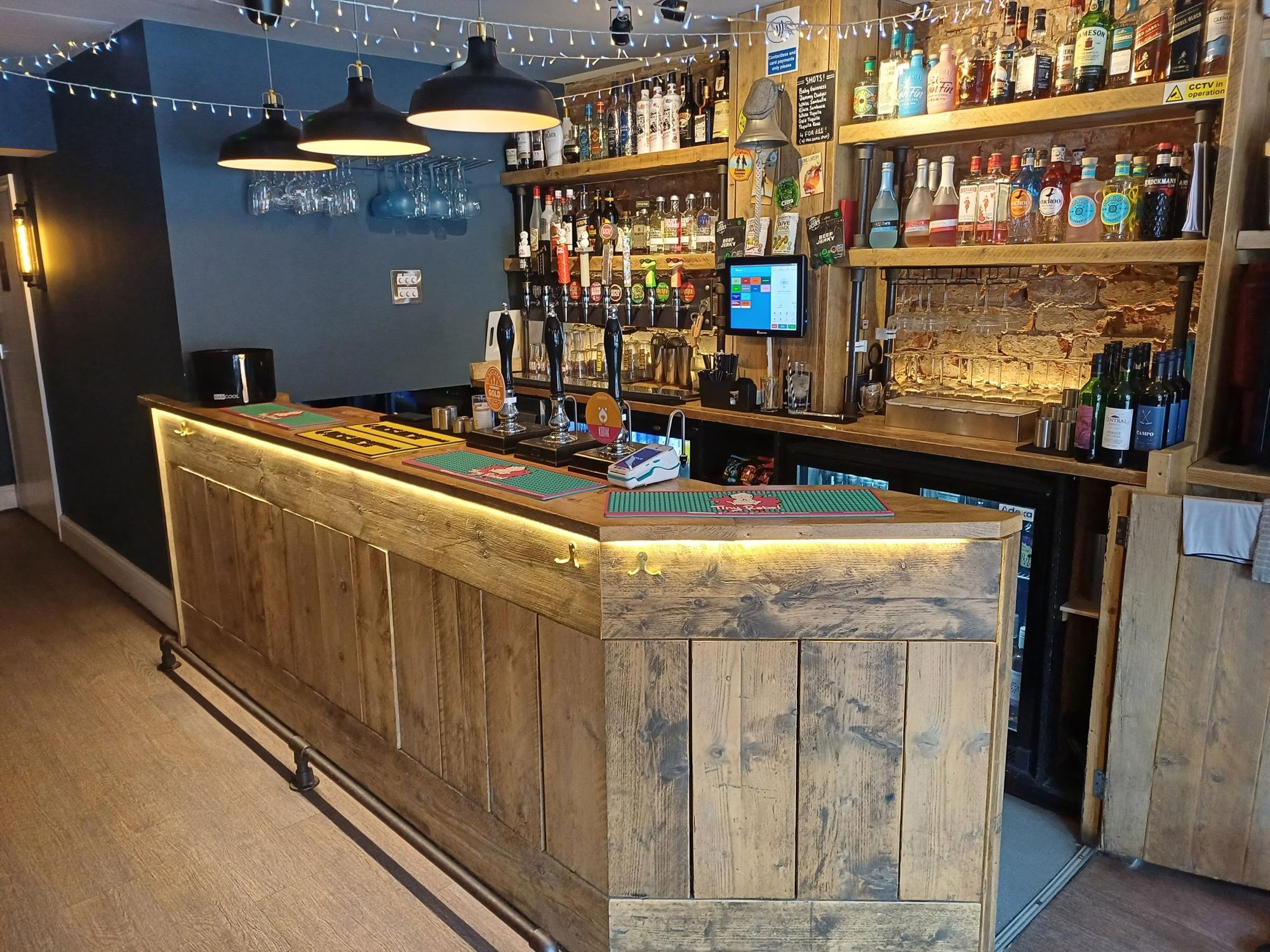 Bar, 5.7.25 (Adrian Smith). (Pub, Bar). Published on 06-07-2025