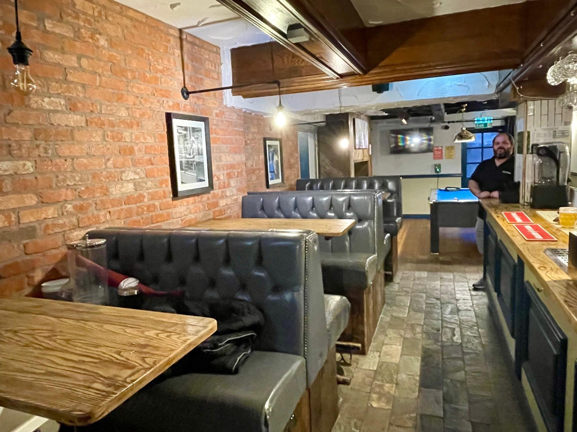 (Pub, Bar). Published on 28-01-2026