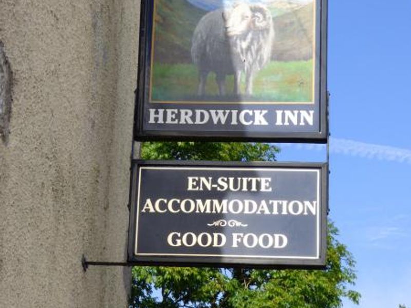 (Pub, Sign). Published on 24-08-2016