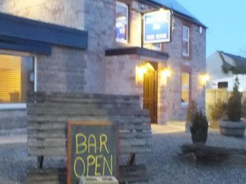 Sour Nook Inn at night. (Pub, External). Published on 03-04-2014