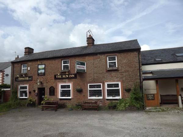 Sun Inn Newton Reigny. (Pub, External). Published on 02-06-2014