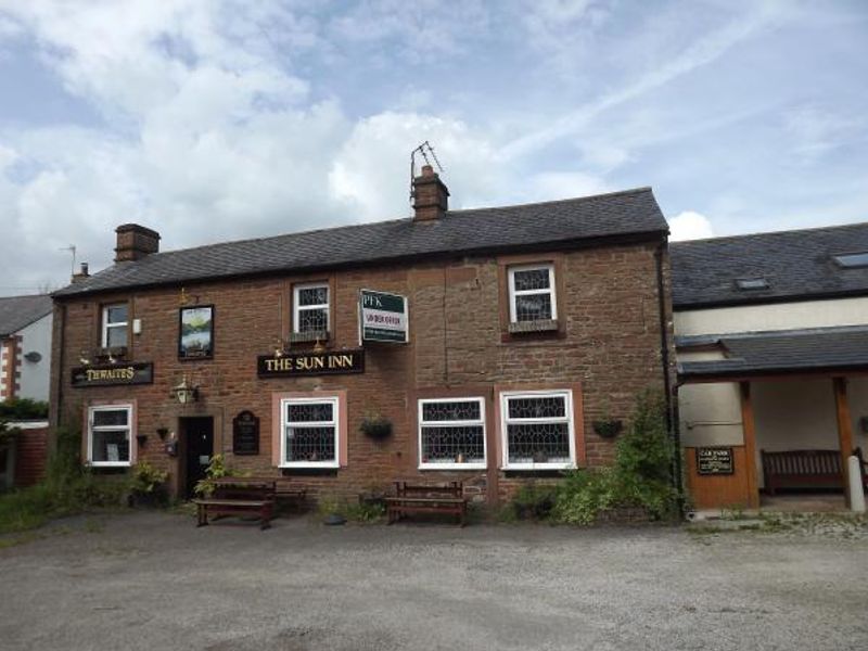 Sun Inn Newton Reigny. (Pub, External). Published on 02-06-2014