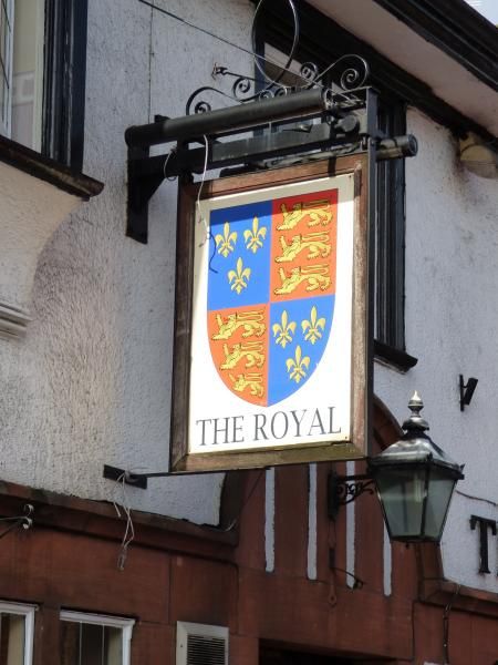 (Pub, Sign). Published on 24-08-2016