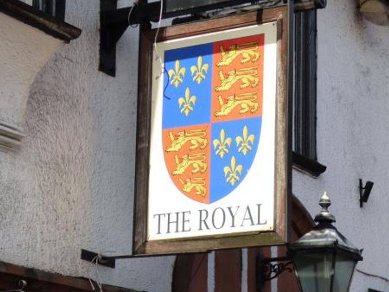 (Pub, Sign). Published on 24-08-2016