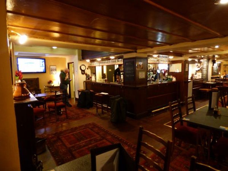 (Pub, Bar). Published on 11-01-2015