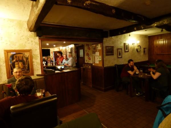 (Pub, Bar). Published on 16-04-2016