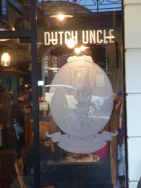 (Pub, External, Sign). Published on 03-01-2015
