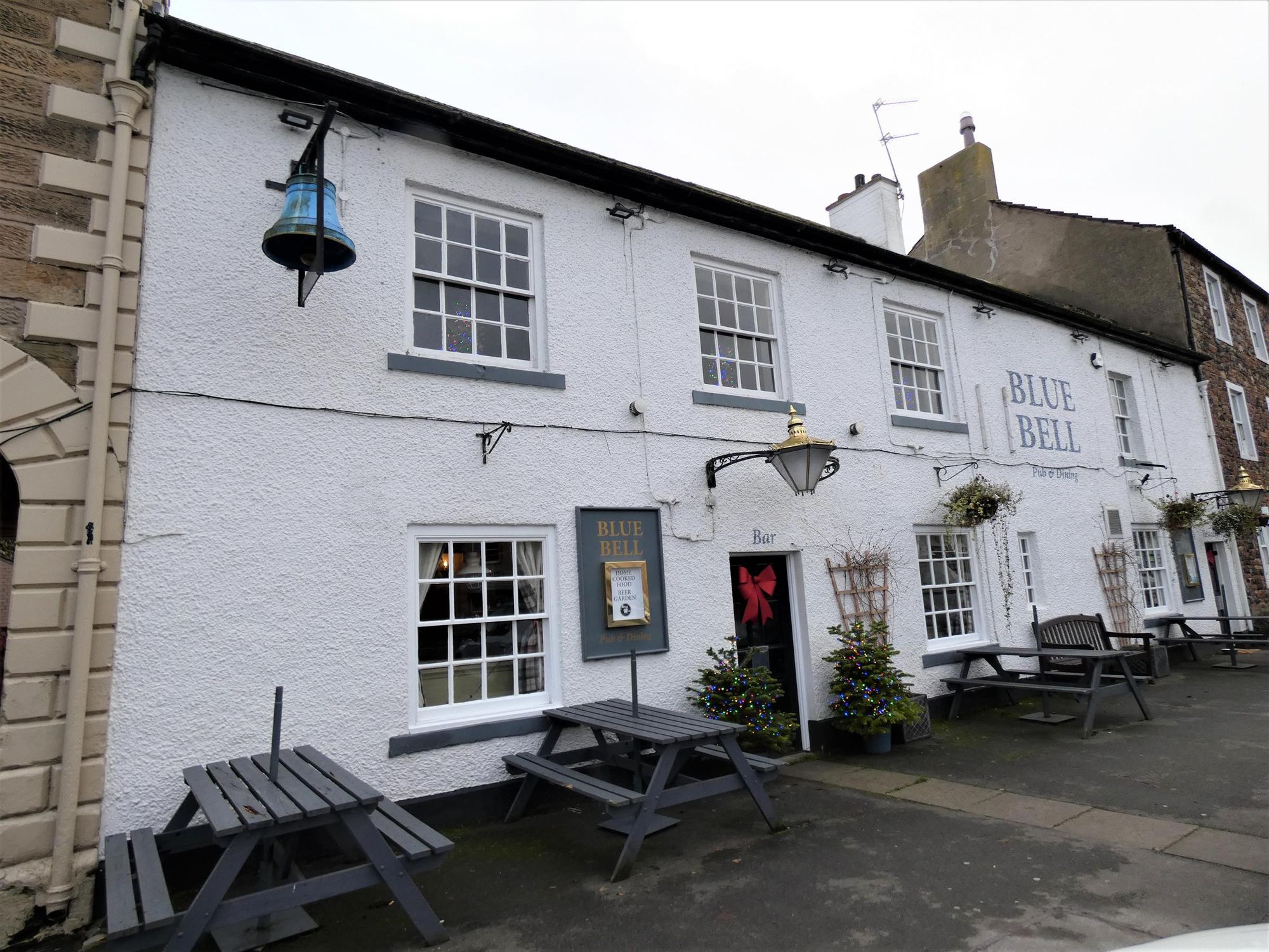 Blue Bell Dalston (Mike Tuer Nov 2019). (Pub, External). Published on 19-11-2021