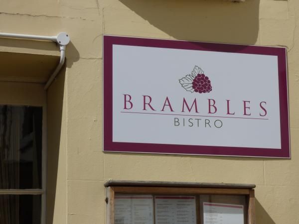 (Pub, Sign). Published on 04-05-2015