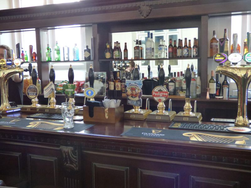 (Pub, Bar). Published on 02-04-2017