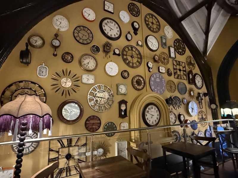 (Pub, Bar). Published on 01-03-2026 