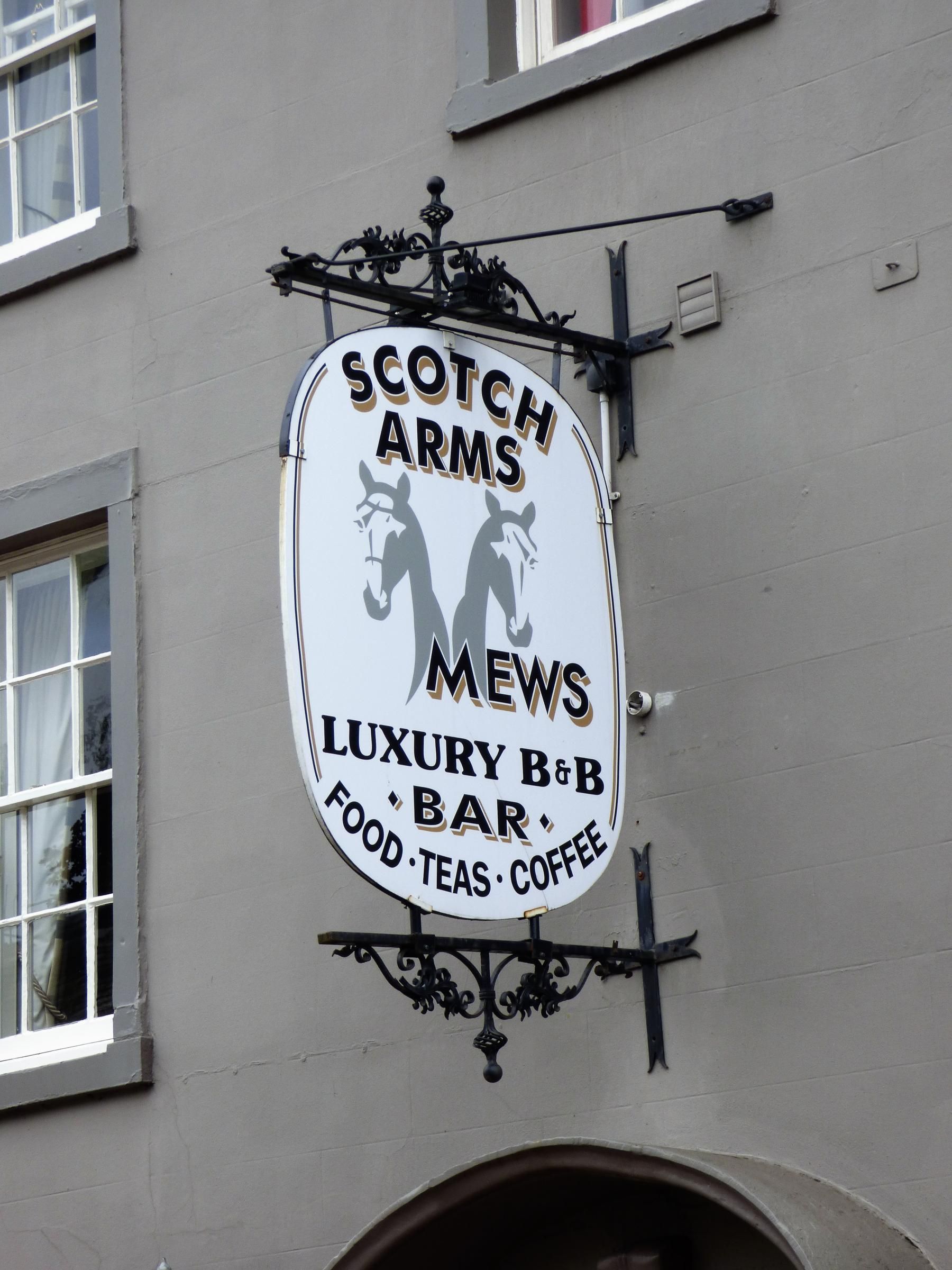 (Pub, Sign). Published on 04-08-2018