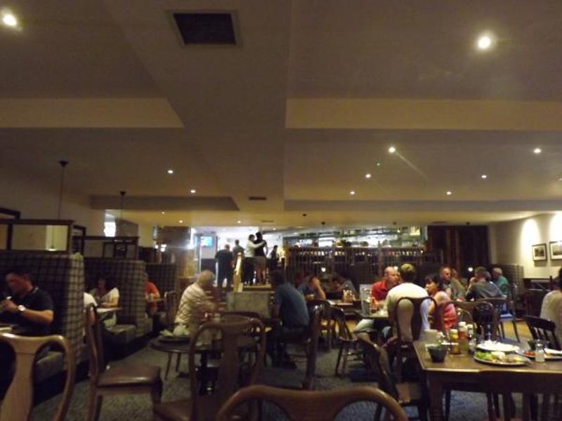 (Pub, Bar). Published on 31-07-2014
