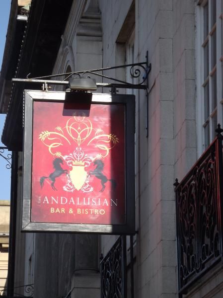 (Pub, Sign). Published on 26-08-2014
