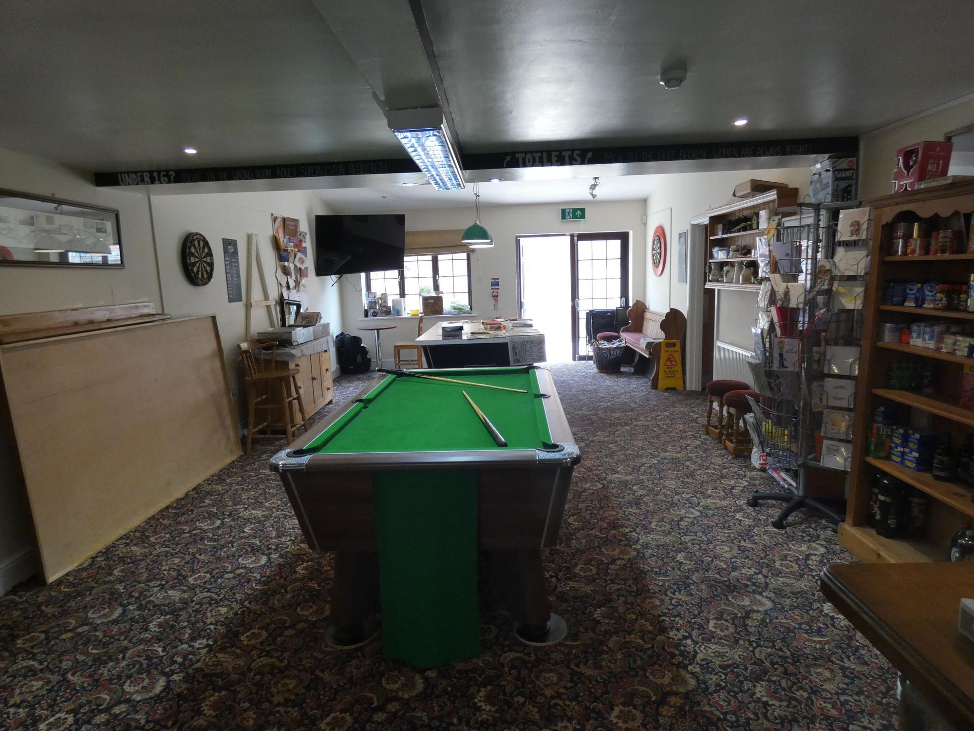 (Pub, Bar). Published on 18-07-2022