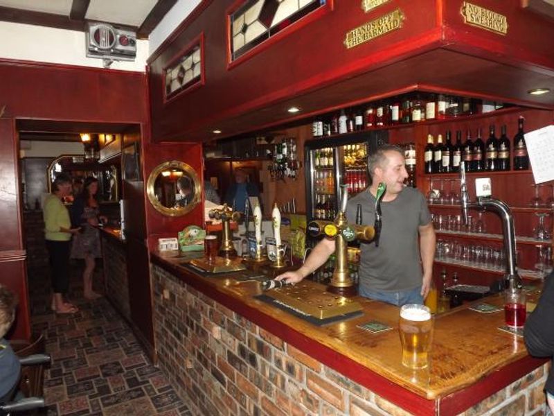 Kings Arms bar. (Pub, Bar). Published on 17-04-2014