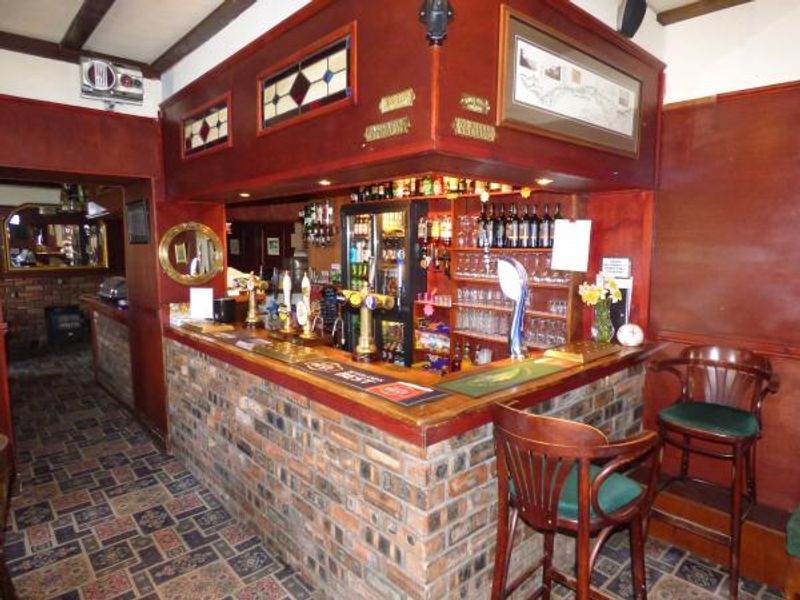 (Pub, Bar). Published on 01-05-2015