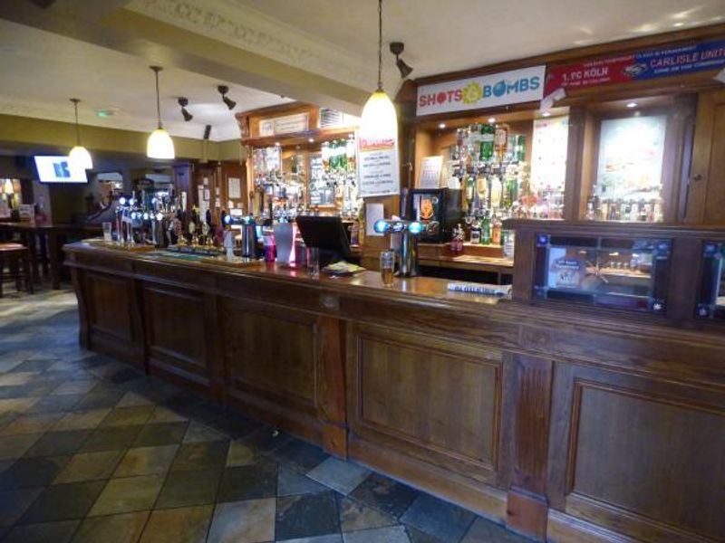 (Pub, Bar). Published on 04-09-2015