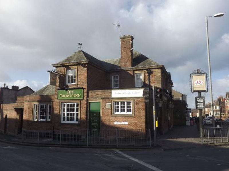 Crown Inn Stanwix Carlisle - Pre 2018. (Pub, External). Published on 14-04-2014