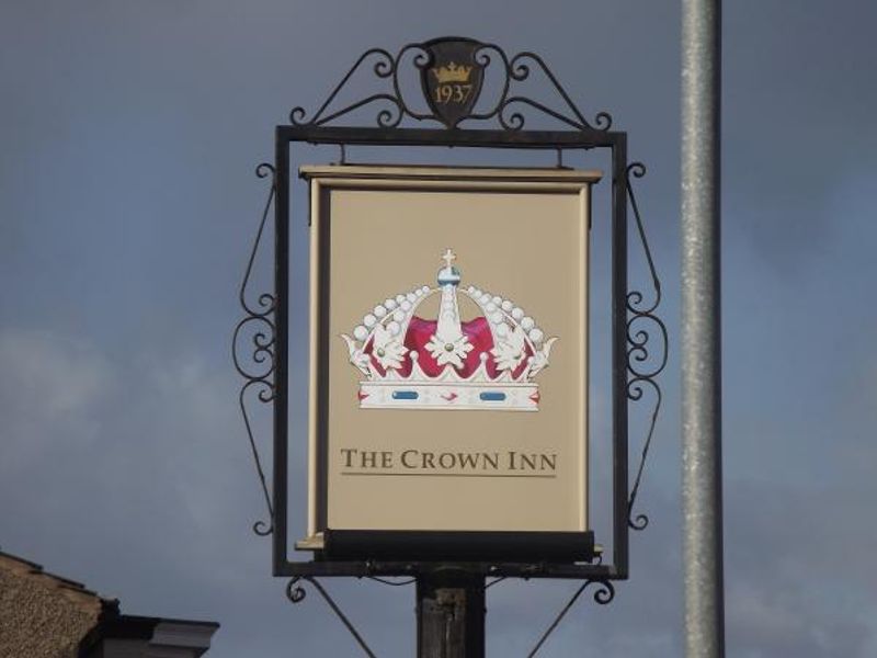 Crown Inn Stanwix Carlisle sign -Pre 2018. (Pub, Sign). Published on 14-04-2014