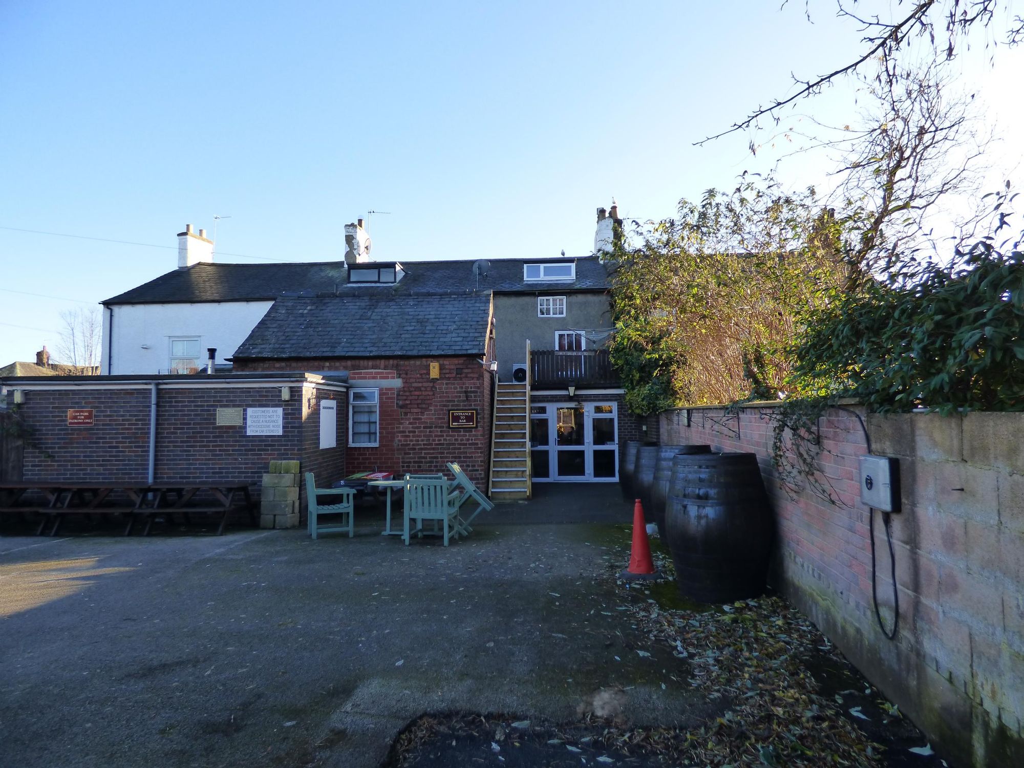 (Pub, Garden). Published on 08-12-2017