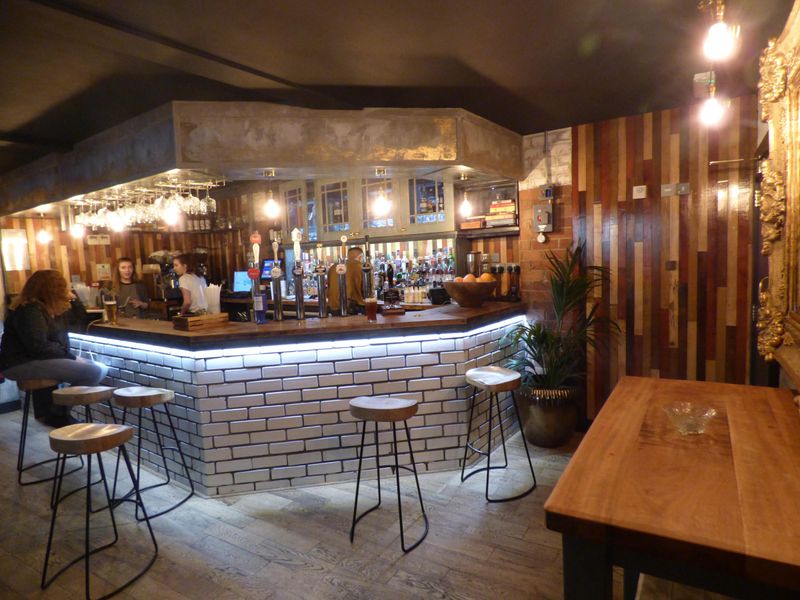 (Pub, Bar). Published on 24-06-2018