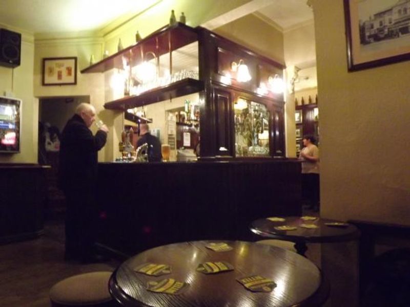 Howard ar. (Pub). Published on 11-05-2014