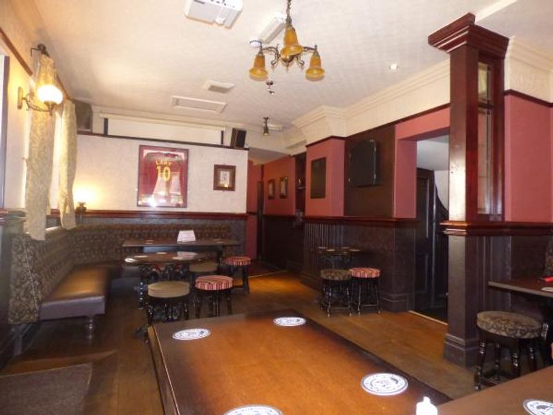(Pub, Bar). Published on 31-05-2015