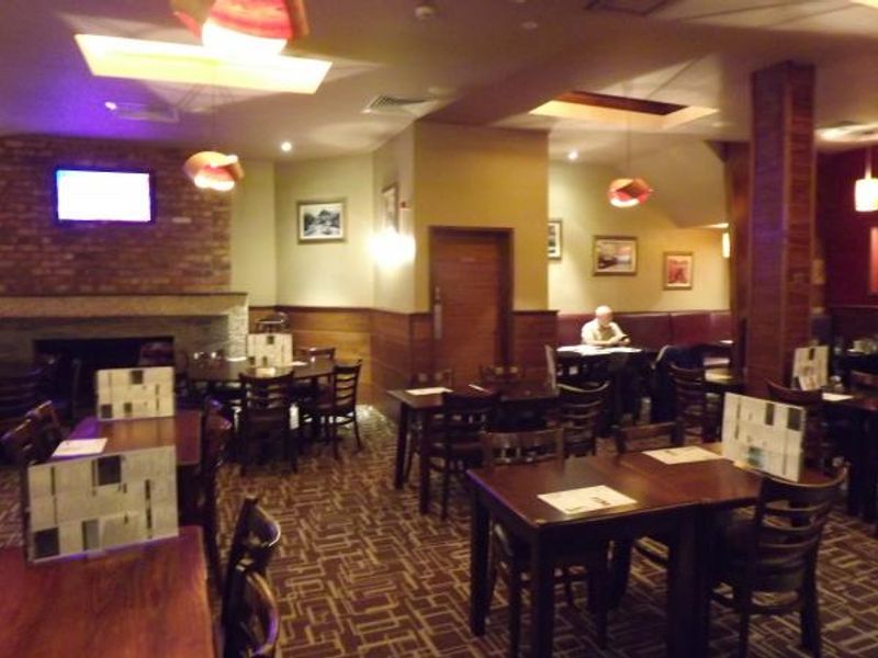 William Rufus Lloyds bar dining area. (Pub, Bar). Published on 23-05-2014