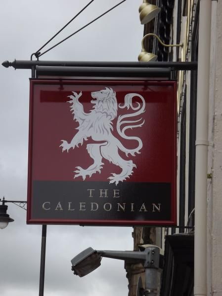 (Pub, Sign). Published on 24-06-2014