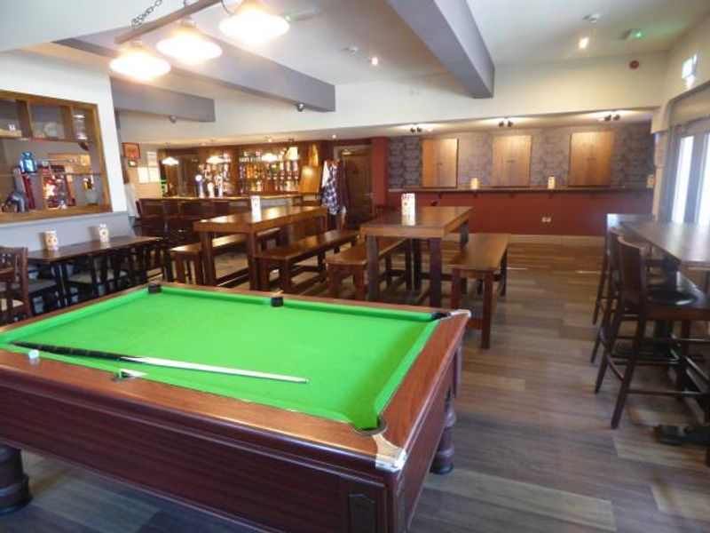 (Pub, Bar). Published on 17-08-2015