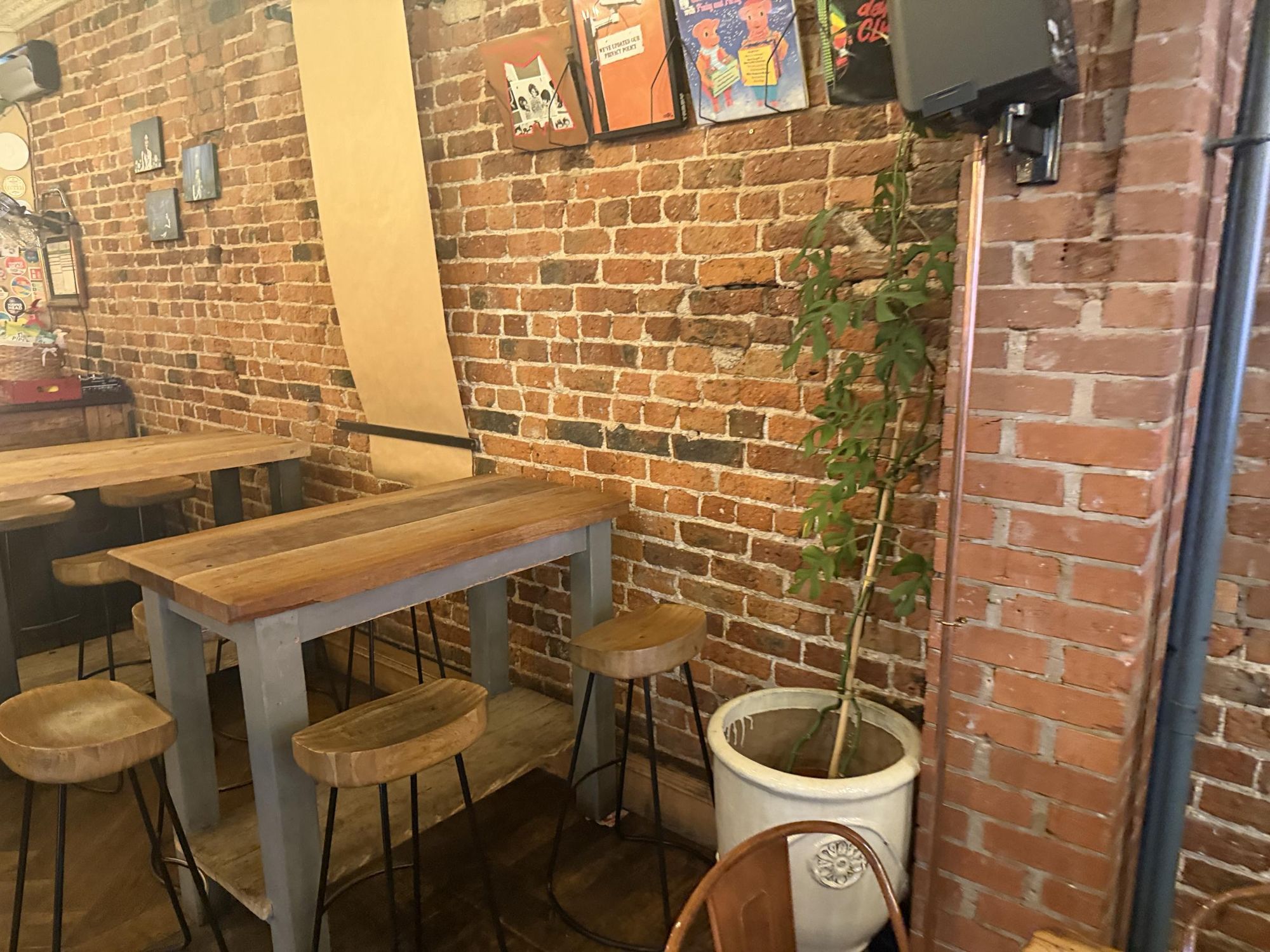 (Pub, Bar). Published on 19-08-2026