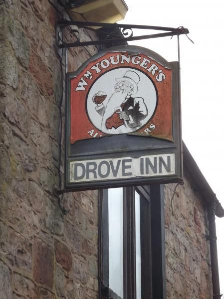 Drove Inn Roweltown ign. (Pub, Sign). Published on 26-05-2014