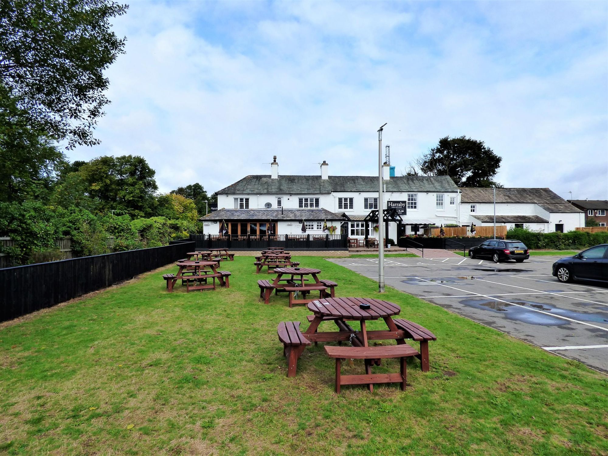 (Pub, Garden). Published on 15-08-2018