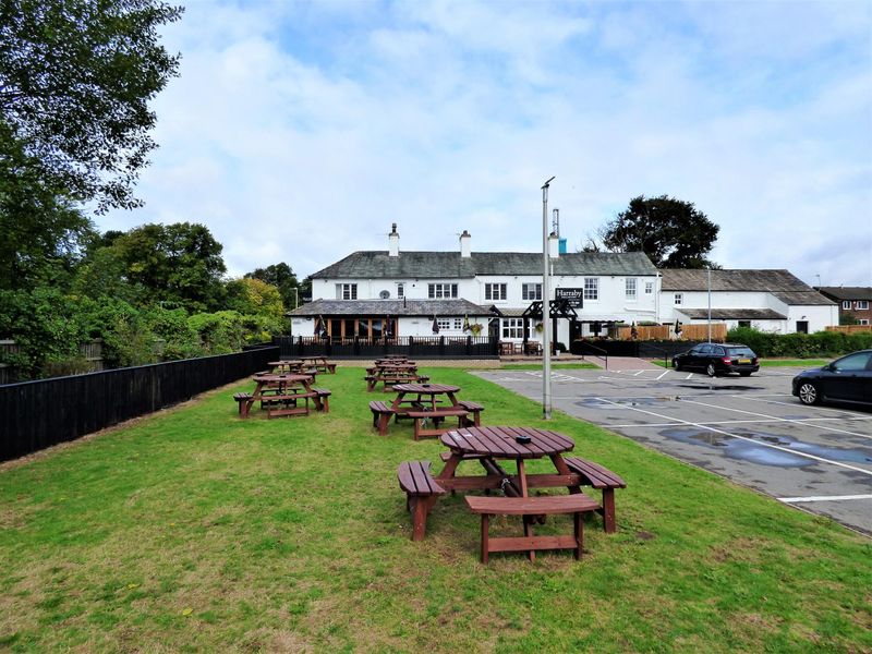 (Pub, Garden). Published on 15-08-2018