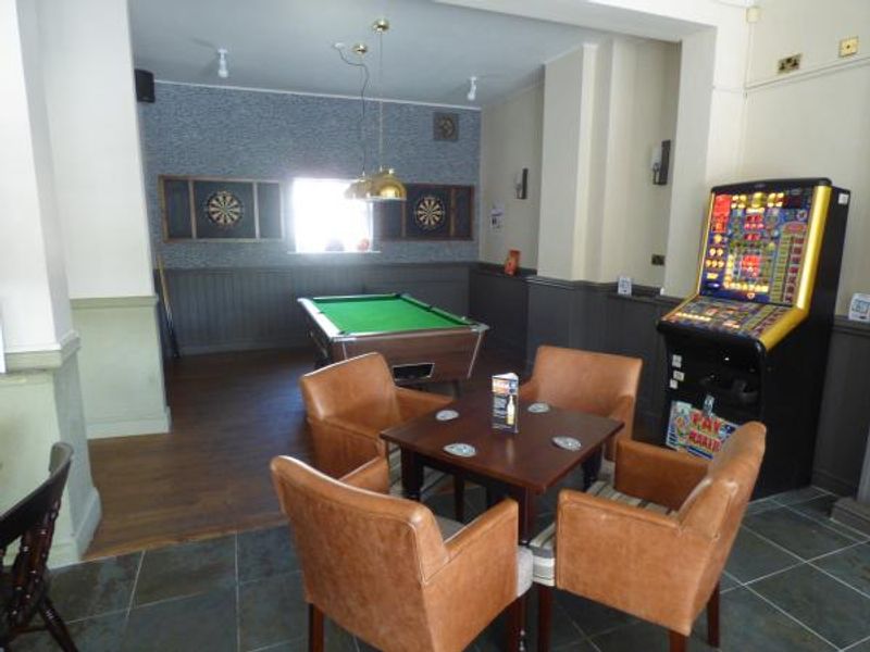 (Pub, Bar). Published on 11-05-2015