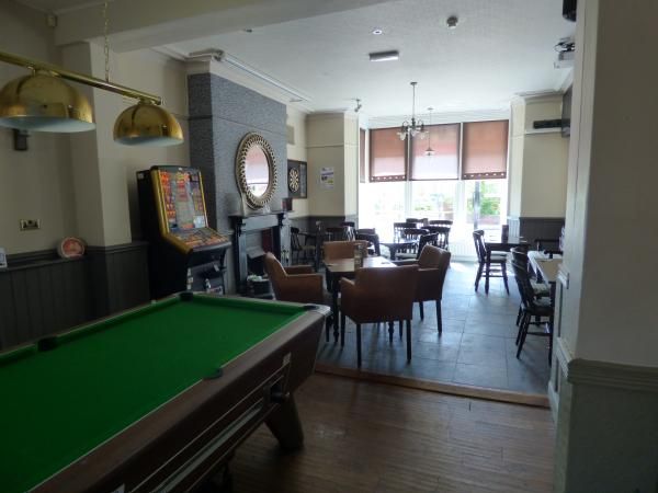 (Pub, Bar). Published on 11-05-2015