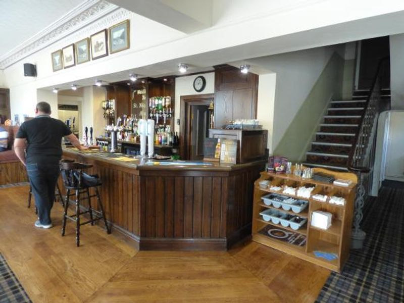 (Pub, Bar). Published on 11-05-2015