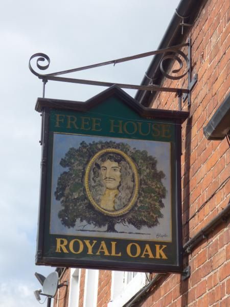 (Pub, Sign). Published on 26-04-2015
