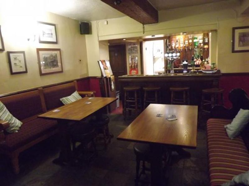 (Pub, Bar). Published on 27-09-2014