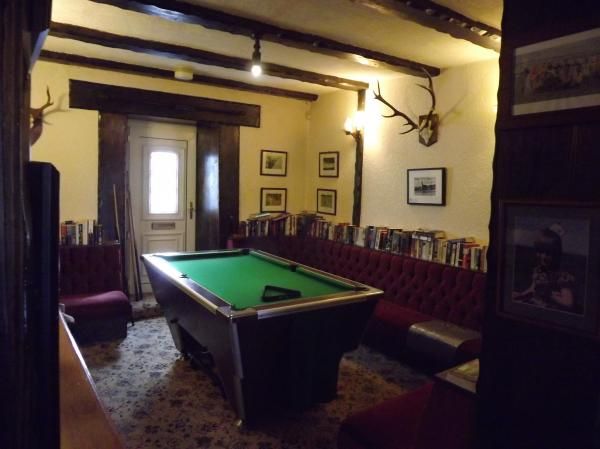 Highland Laddie Glasson library . (Pub, Bar). Published on 15-04-2014