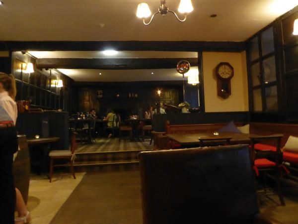 (Pub, Bar). Published on 04-08-2016