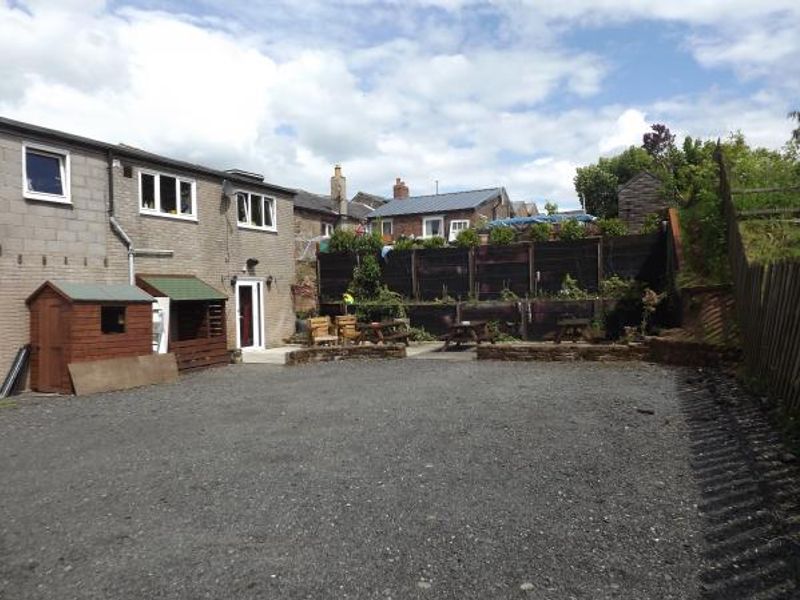 Black Lion Hethersgill garden. (Pub, Garden). Published on 26-05-2014