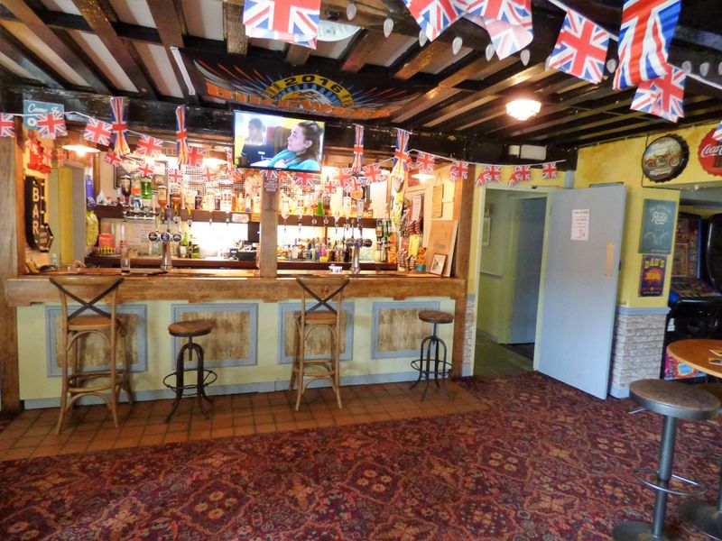 (Pub, Bar). Published on 21-05-2018